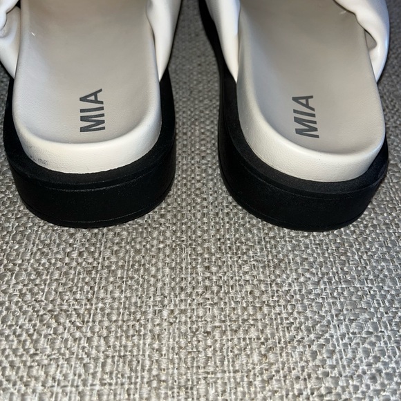 Brand New! Ivory Mia Bow Slide Platform Sandals - Arylne - Picture 6 of 7